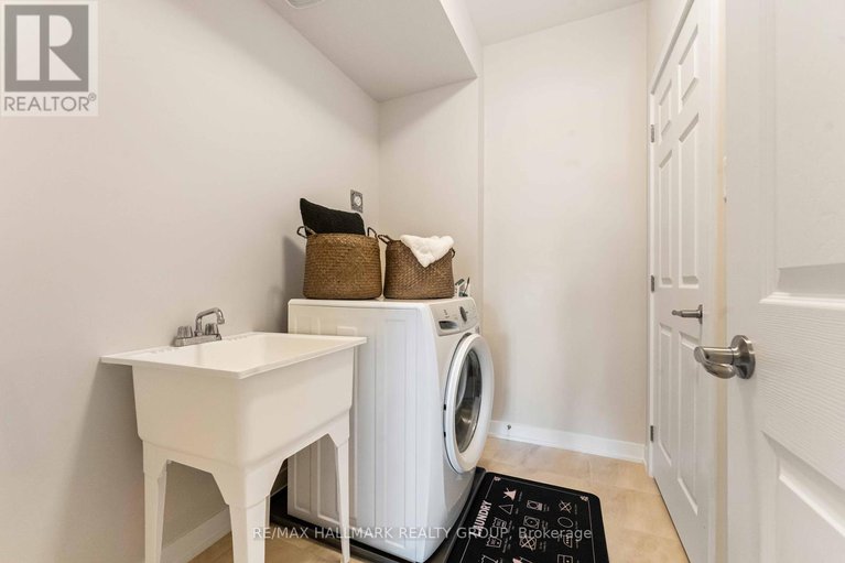 28974031/629-quilter-row/goulbourn-twp-from-franktown-rdsouth-to-rideau/ottawa/ontario/K0A2Z0_5