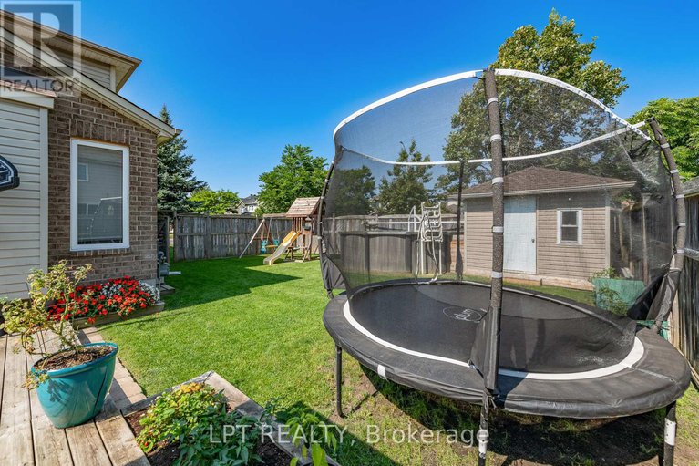 28805293/800-schooner-crescent/riverside-southgloucester-glen/ottawa/ontario/K1V1Y8_46