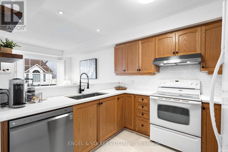 29548998/293-silbrass-private/stonebridge/ottawa/ontario/K2J5M6_13