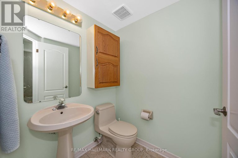 28845636/1725-autumn-ridge-drive/chapel-hill/ottawa/ontario/K1C6Z1_21
