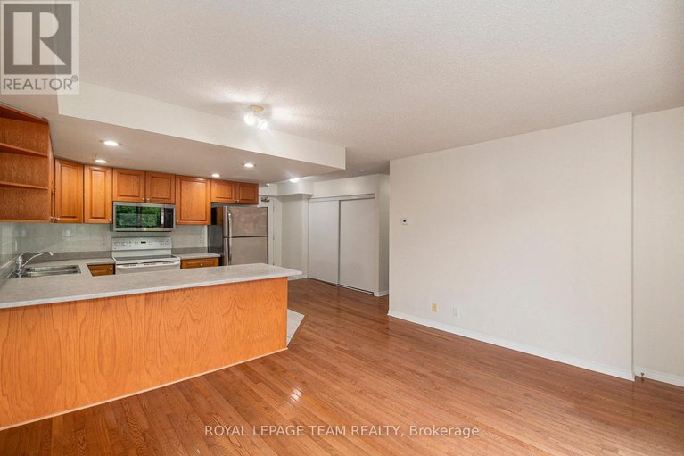 28632770/507-320-centrum-boulevard/bilberry-creekqueenswood-heights/ottawa/ontario/K1E3X9_8