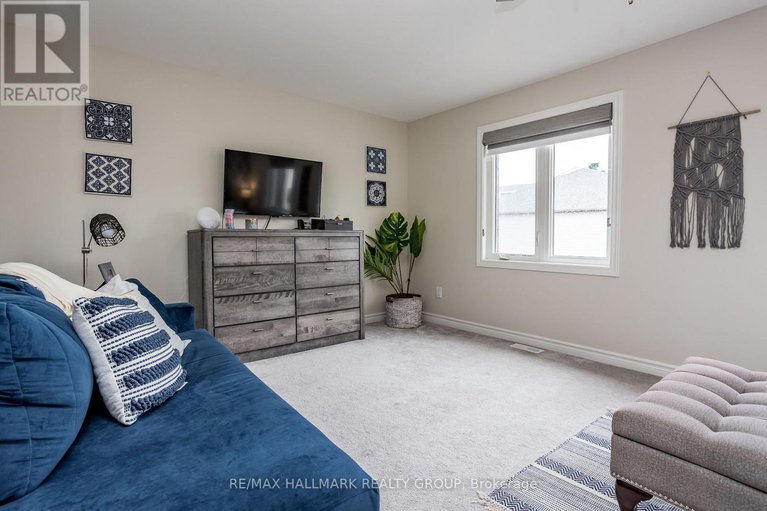 28443105/208-sittelle-private/fallingbrookgardenway-south/ottawa/ontario/K4A1G1_28