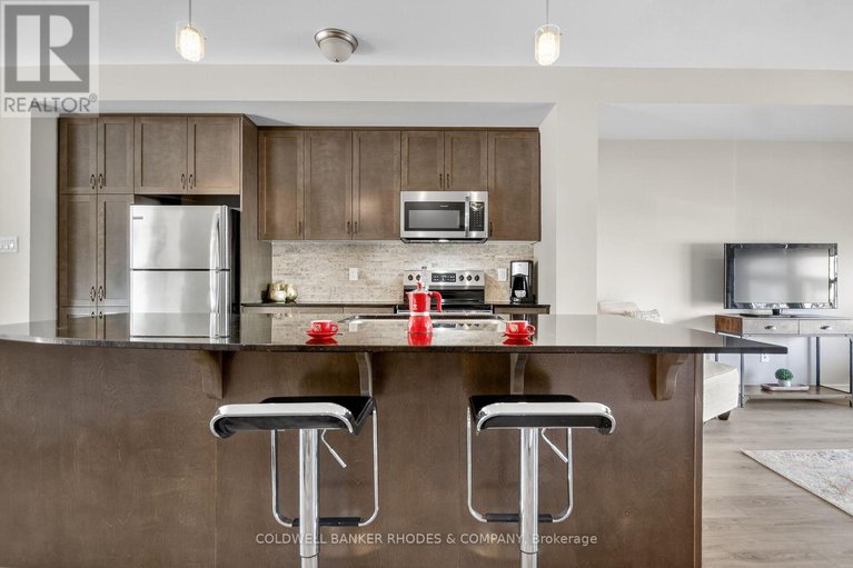 28991192/815-mikinak-road/cfb-rockcliffe-and-area/ottawa/ontario/K1K4Z9_15
