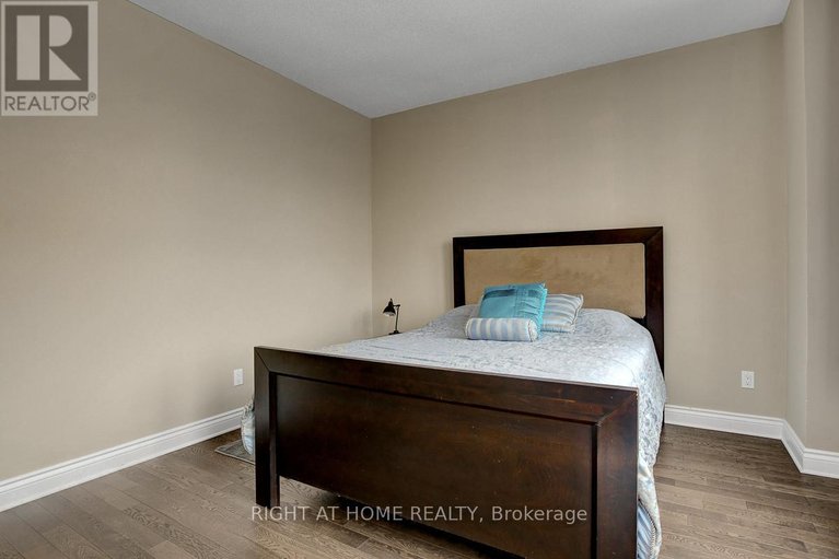 29641405/701-everlasting-crescent/springridgeeast-village/ottawa/ontario/K4A0K2_32