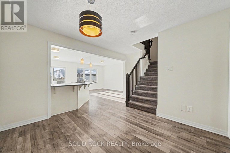 29305275/407-white-arctic-avenue/half-moon-bay/ottawa/ontario/K2J5W5_6