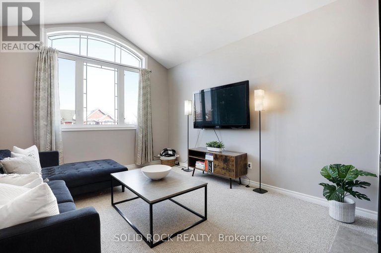 29687414/62-evelyn-powers-private/stittsville-south/ottawa/ontario/K2S0E1_17