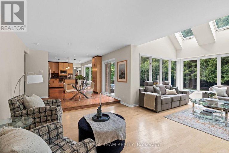 28734411/10-weldale-drive/rural-kanata-central/ottawa/ontario/K2W1A9_22