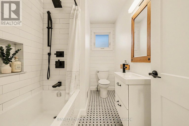 29217145/1206-placid-street/queensway-terrace-southridgeview/ottawa/ontario/K2C3A6_17