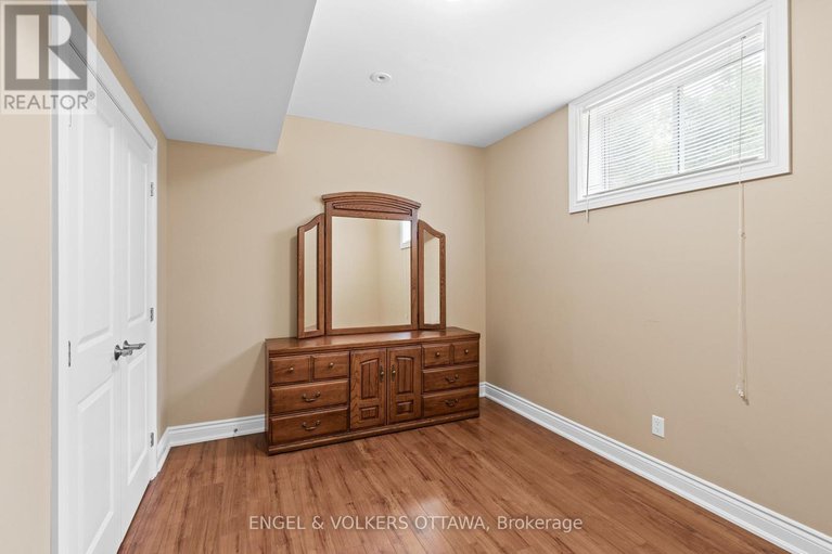 28819198/7510-village-centre-place/osgoode-twp-north-of-reg-rd-6/ottawa/ontario/K4P0C8_37