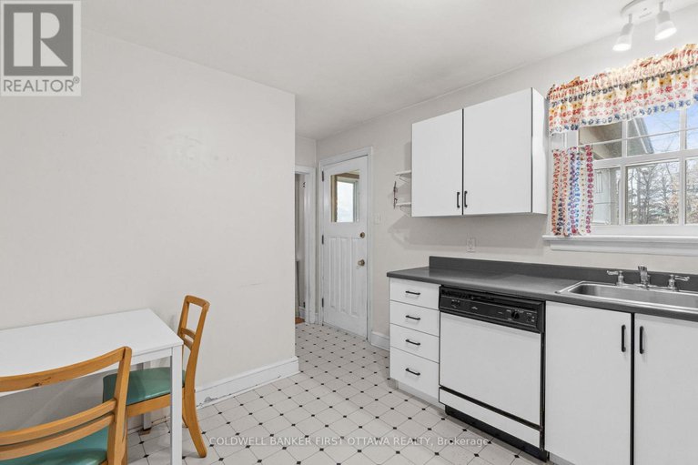 29133192/1914-norwood-avenue/faircrest-heights/ottawa/ontario/K1H5K6_15