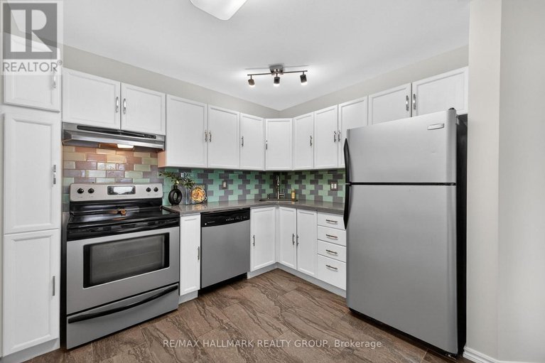 29595408/80-pickwick-drive/cedargrovefraserdale/ottawa/ontario/K2J3E2_13