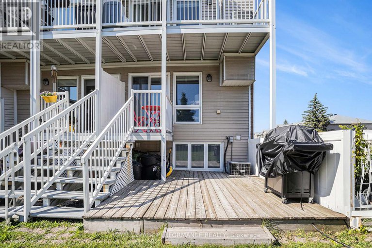 28573942/6074-red-willow-drive/chapel-hill/ottawa/ontario/K1C7J5_25