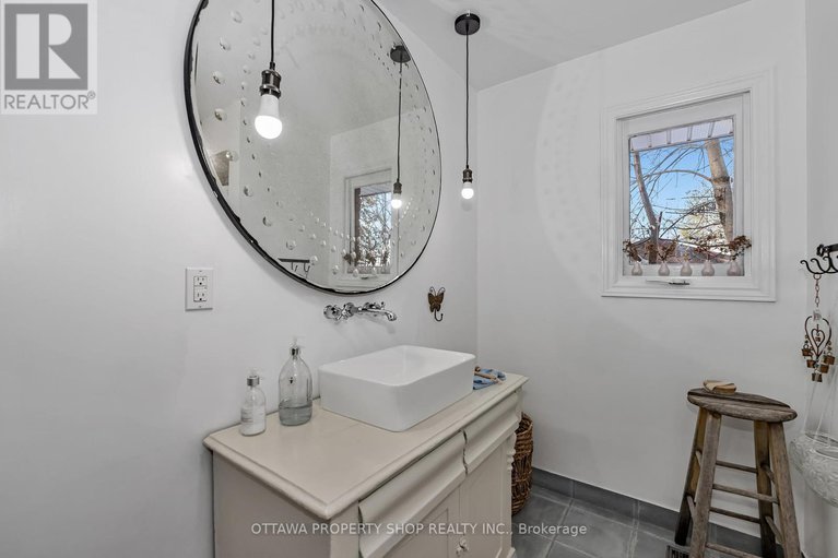 29406769/33-rutherford-crescent/beaverbrook/ottawa/ontario/K2K1N1_33