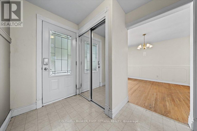 28767158/2326-harding-road/elmvale-acresurbandale/ottawa/ontario/K1G3B9_16