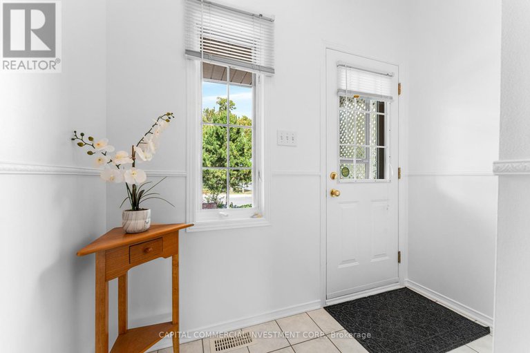 28842081/2074-avenue-p/eastway-gardensindustrial-park/ottawa/ontario/K1G6G7_3
