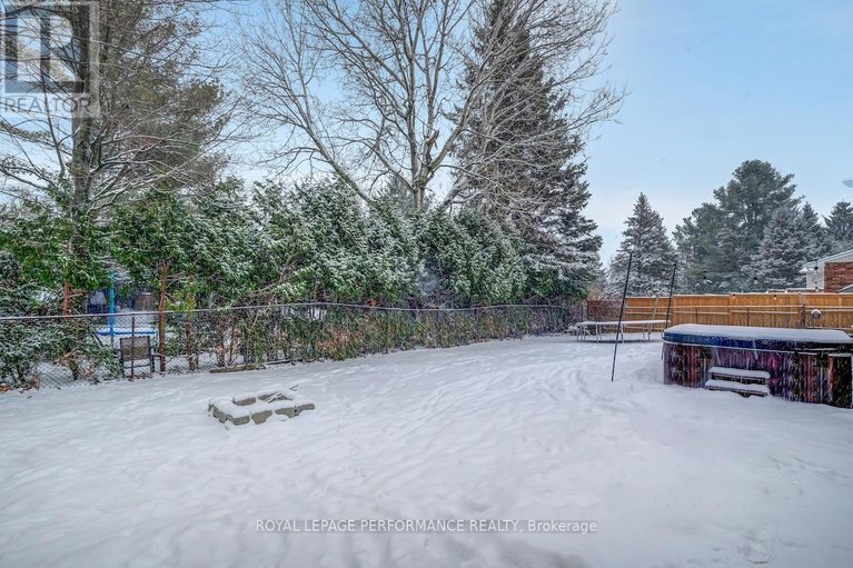 29180735/552-loucks-drive/village-of-russell/russell/ontario/K4R1B6_36