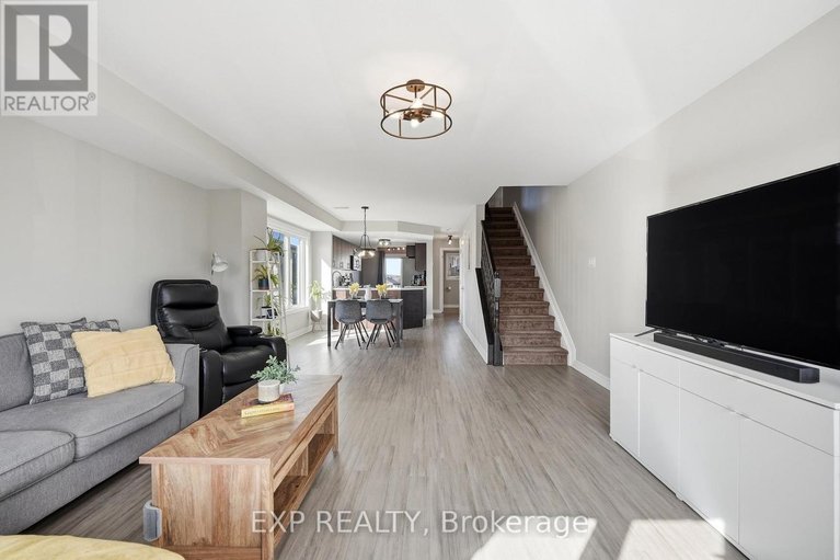 29674702/2-2224-marble-crescent/town-of-rockland/clarence-rockland/ontario/K4K0G9_16