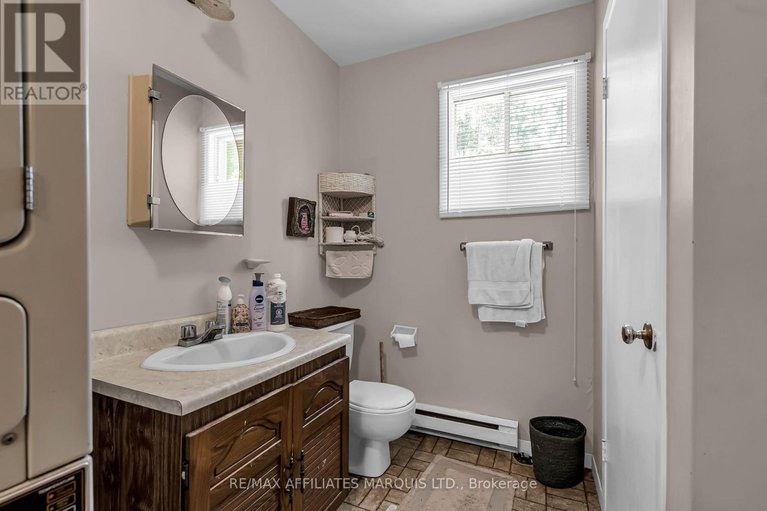 28532013/20824-south-service-road/south-glengarry-lancaster-twp/south-glengarry/ontario/K0C1N0_40