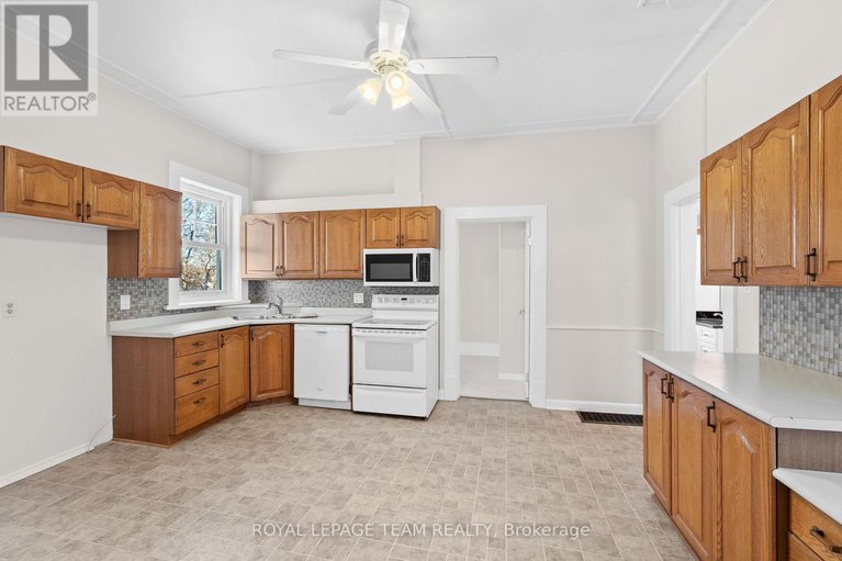 29187771/5584-manotick-main-street/manotick-village-manotick-estates/ottawa/ontario/K4M1A4_13