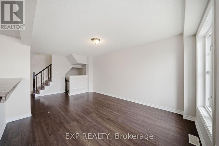 29618340/359-sweetfern-crescent/avalon-west/ottawa/ontario/K4A1A5_10