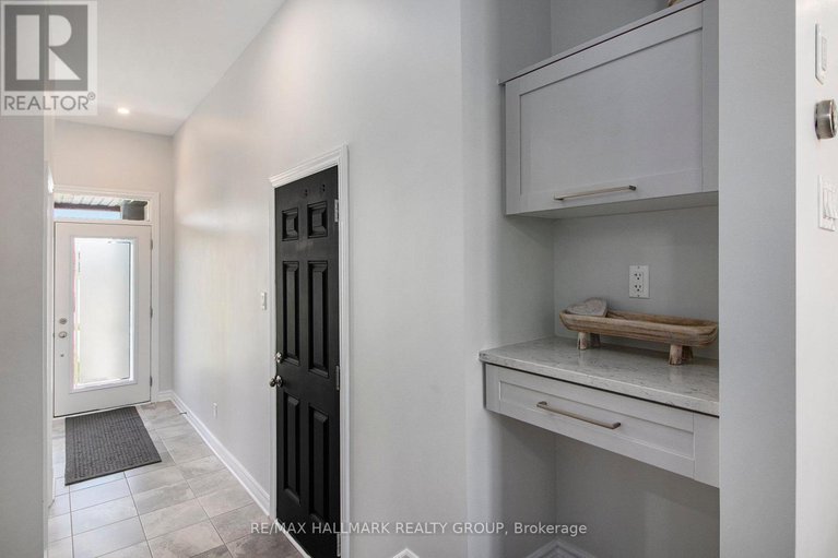 28862057/754-cairn-crescent/mer-bleuebradley-estatesanderson-park/ottawa/ontario/K1W0P4_11