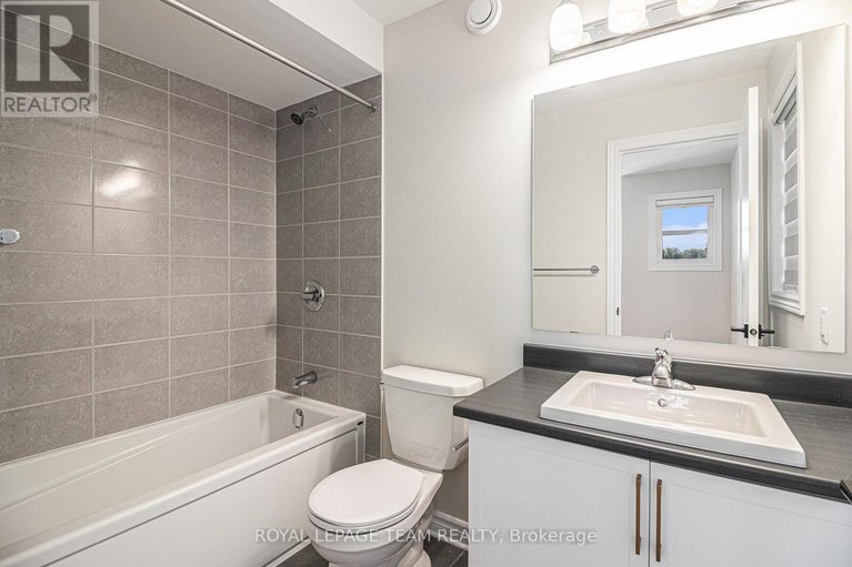 28929562/486-central-park-boulevard/village-of-russell/russell/ontario/K4R0C7_29