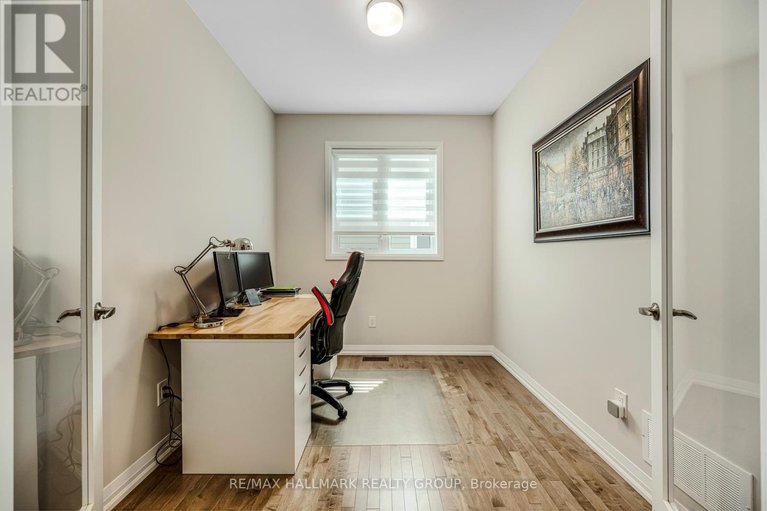 28506453/643-terrier-circle-w/goulbourn-twp-from-franktown-rdsouth-to-rideau/ottawa/ontario/K0A2Z0_8
