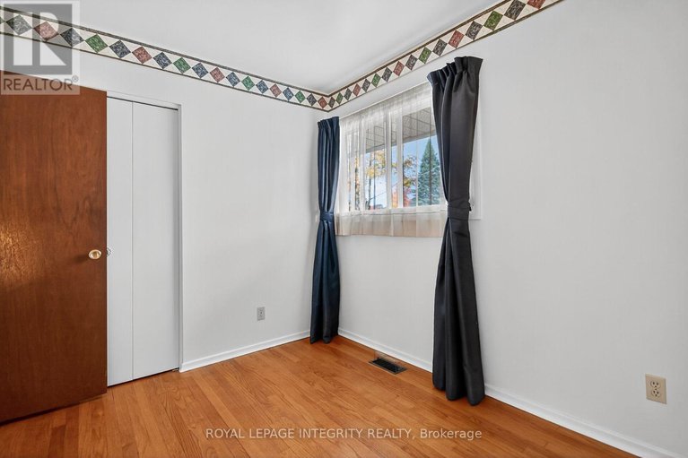 29006846/2106-dunelm-street/elmvale-acresurbandale/ottawa/ontario/K1G2S3_30