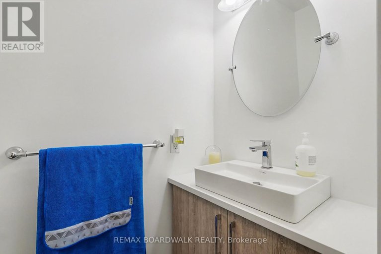 29619269/295-meilleur-private/vanier/ottawa/ontario/K1L0A2_18