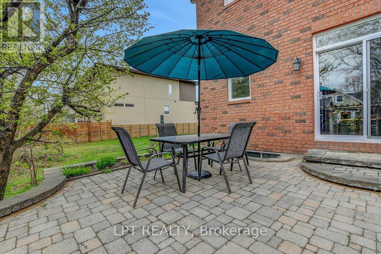 28311107/10a-ashburn-drive/borden-farmstewart-farmcarleton-heightsparkwood-hills/ottawa/ontario/K2E6N3_46