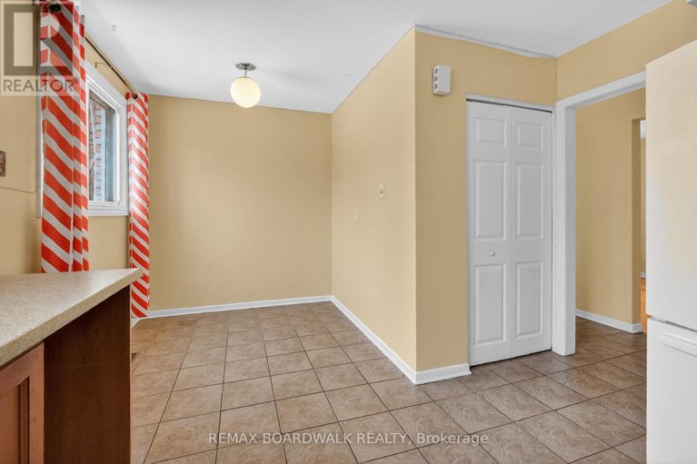 29293719/2666-regina-street/britannia/ottawa/ontario/K2B6X8_17