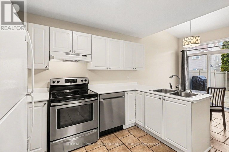 29610973/897-paradise-crescent/fallingbrookgardenway-south/ottawa/ontario/K4A3S5_8