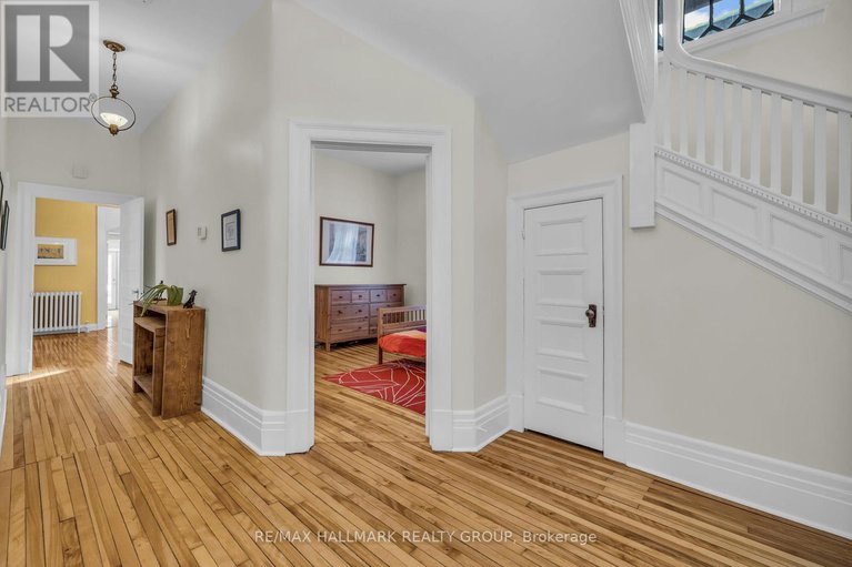 28281050/396-daly-avenue/sandy-hill/ottawa/ontario/K1N6H2_7