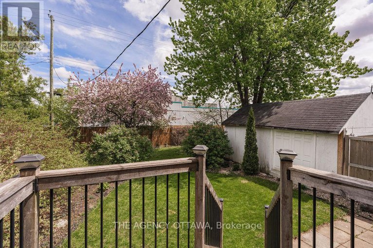 28490663/659-alesther-street/overbrookcastle-heights/ottawa/ontario/K1K1H8_30