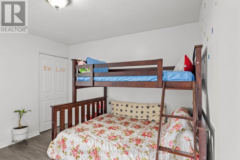 28368697/35-jackson-court/beaverbrook/ottawa/ontario/K2K1B6_28