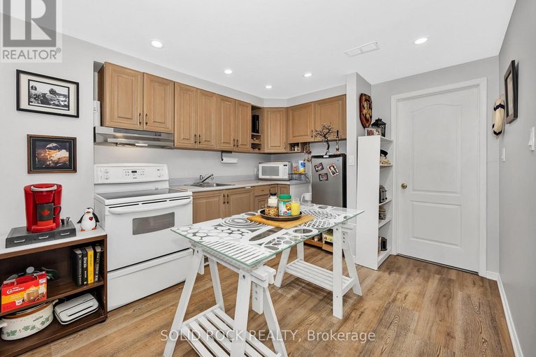 29611590/2-newborough-crescent/barrhaven-east/ottawa/ontario/K2G6A2_17