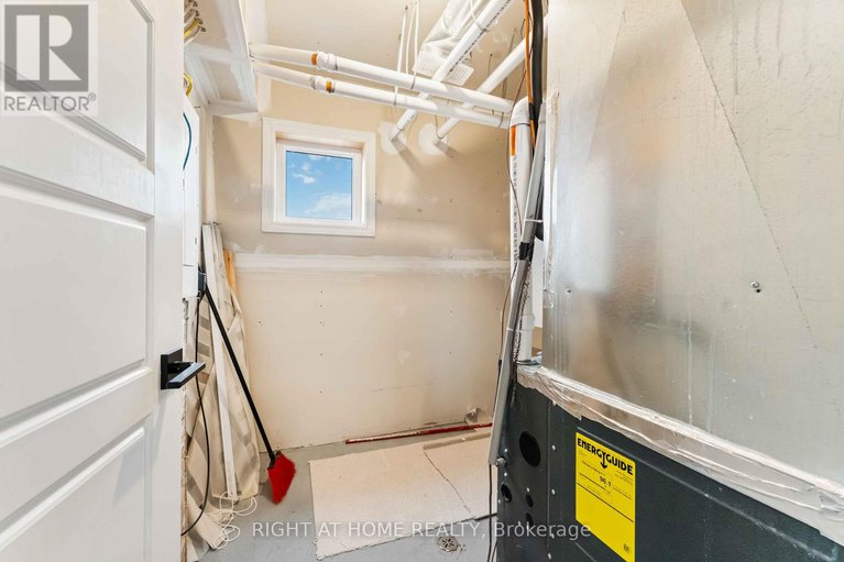 28970786/721-rouncey-road/emerald-meadowstrailwest/ottawa/ontario/K2V0S5_42