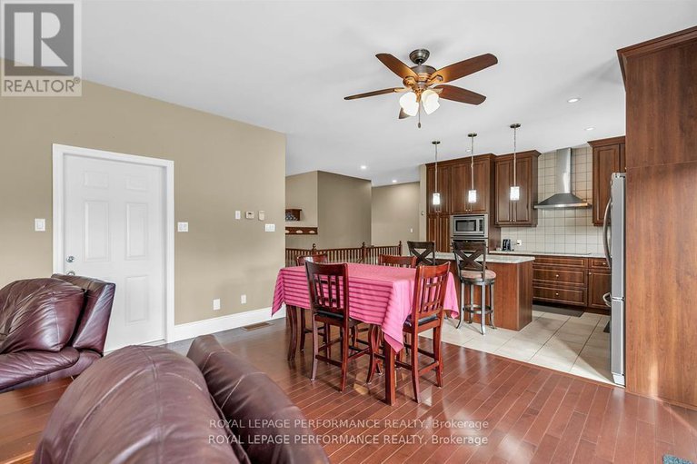 28450565/6685-yacht-boulevard/south-glengarry-charlottenburgh-twp/south-glengarry/ontario/K6H7N6_12