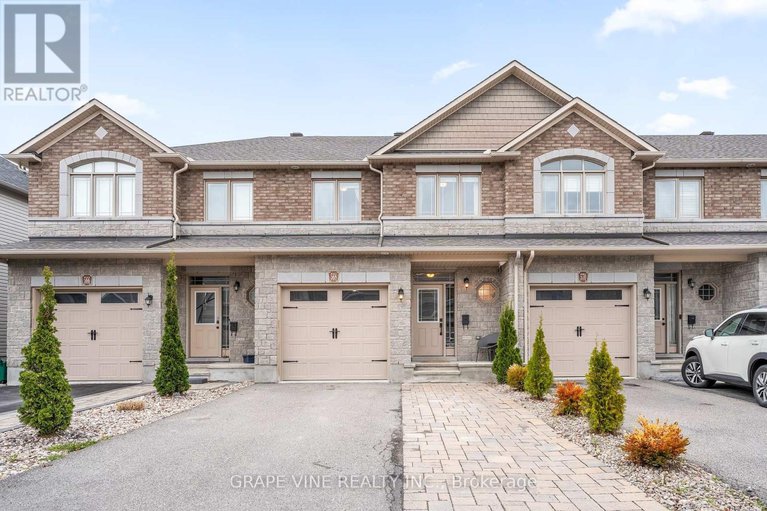 28315912/568-voie-du-pin-rouge-way/mer-bleuebradley-estatesanderson-park/ottawa/ontario/K1W0C4_1