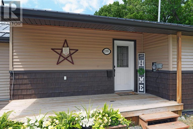 28523953/21895-seguin-mill-street/north-glengarry-lochiel-twp/north-glengarry/ontario/K0B1H0_2