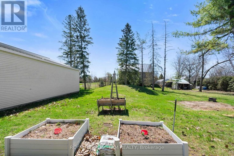 29672745/12106-lakeshore-drive/south-dundas-williamsburgh-twp/south-dundas/ontario/K0C1X0_36