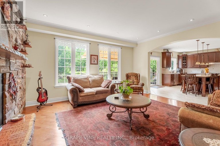 28599079/313-eckerson-avenue/stittsville-south/ottawa/ontario/K2S0K8_28