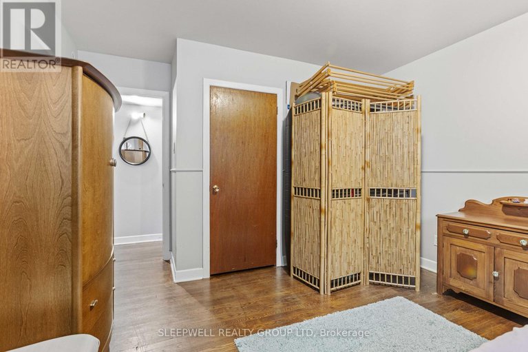 28279892/844-norton-avenue/queensway-terrace-north/ottawa/ontario/K2B5P6_23