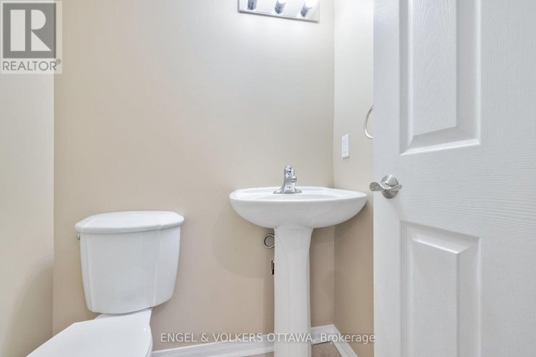 29481340/26-carleton-cathcart-street/stittsville-south/ottawa/ontario/K2S1M7_33