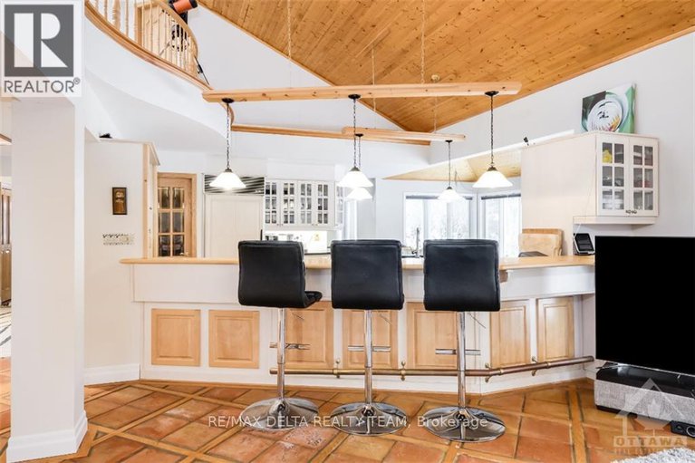 28495389/4-aleutian-road/bruce-farmgraham-parkqualicumbellands/ottawa/ontario/K2H7C8_13