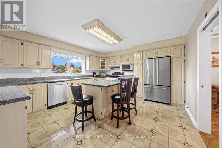 29009459/1538-claymor-avenue/carleton-heights/ottawa/ontario/K2C1T1_18