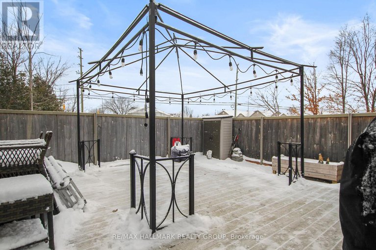 29249202/501-parade-drive/stittsville-south/ottawa/ontario/K2S0X7_29