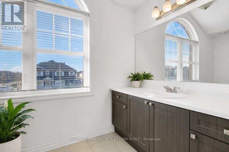 29649584/4852-abbott-street-e/emerald-meadowstrailwest/ottawa/ontario/K2S1E7_22