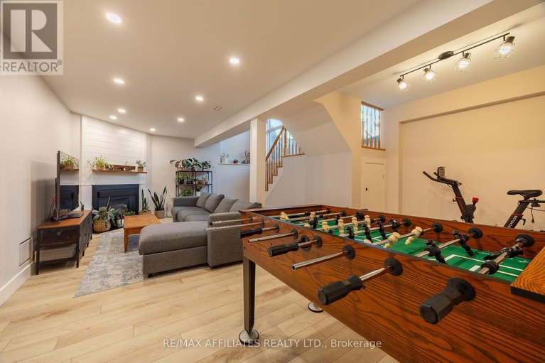 29083529/1687-tache-way/fallingbrookpineridge/ottawa/ontario/K4A2T5_37