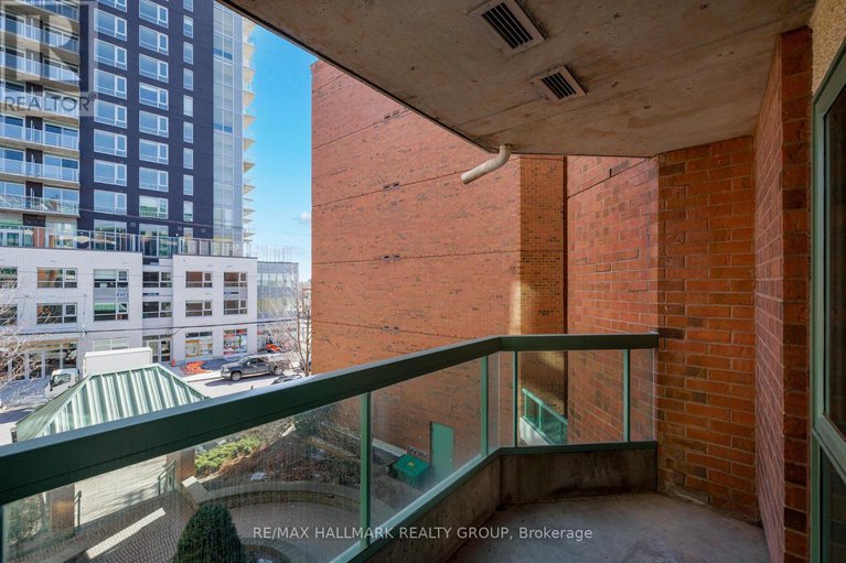 28655292/307-550-cambridge-street-s/west-centre-town/ottawa/ontario/K1S5N3_15